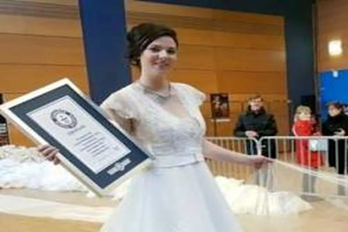 طولانی‌ترین لباس عروس دنیا در گینس+عکس