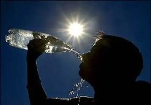 نقش حیاتی آب در پیشگیری از گرمازدگی و اختلالات کلیوی در فصل گرم