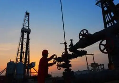 یک مقام ایرانی: دست‌ روی ماشه، آماده شلیک هستیم