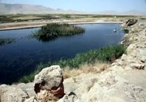 سراب نیلوفر به‌طور کامل خشک شد/ احتمال خشک شدن تالاب هشیلان