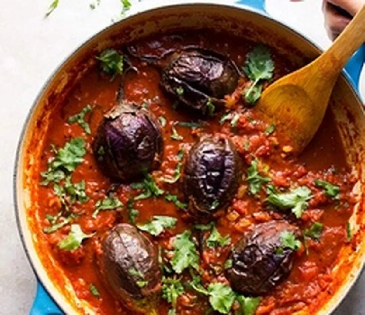 خورش کاری بادمجان یک خورش گیاهی پر ادویه