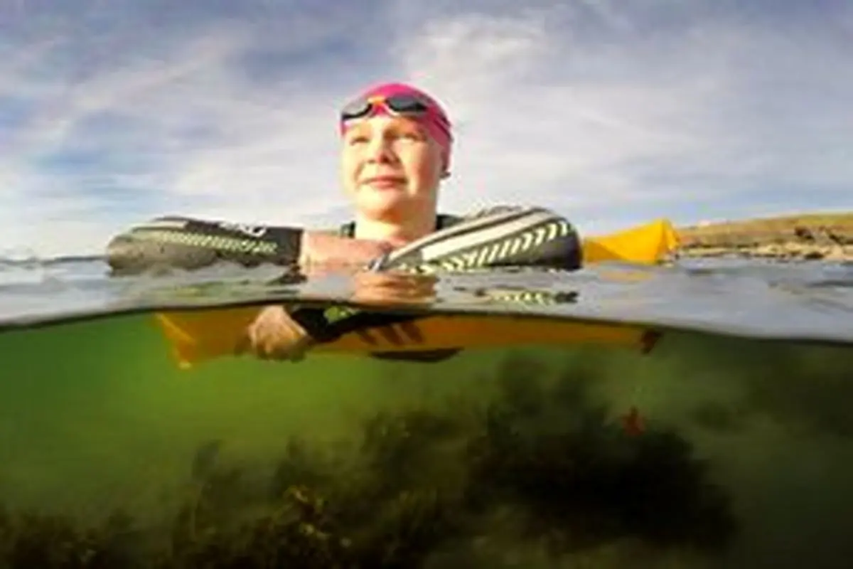 نجات جان شناگران با یک کوله پشتی جمع‌وجور + عکس