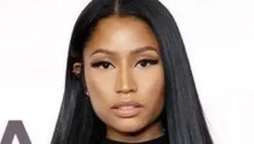 آوازه‌خوانی زن آمریکایی در نزدیکی مکّه