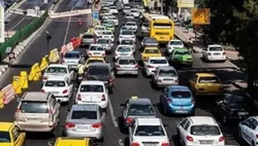 ترافیک سنگین در محور کرج - چالوس، ریزش چند قطعه سنگ