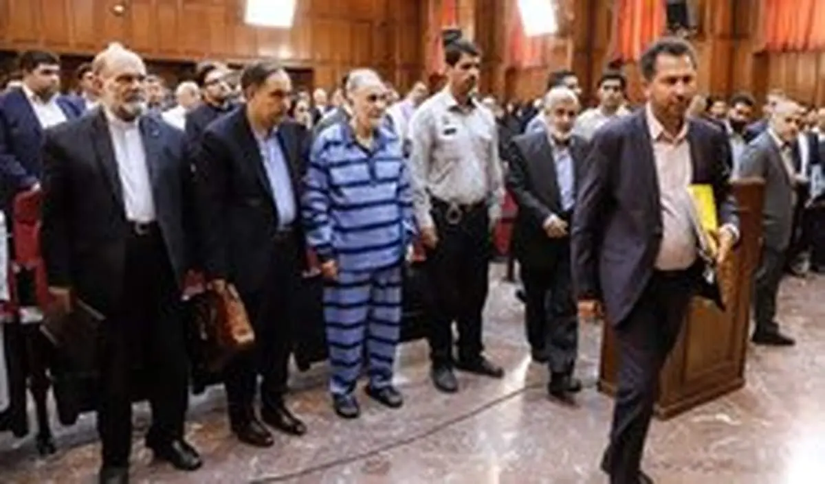 «بالش» در دادگاه قتل میترا استاد چه می‌کند؟ / عکس