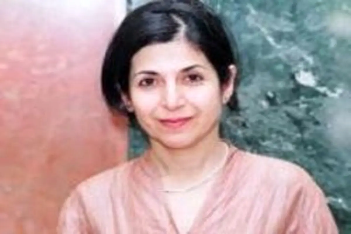 مکرون: ایران درباره بازداشت «فریبا عادلخواه» توضیح روشن بدهد