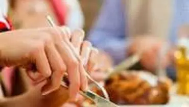 آهسته غذا خوردن می‌تواند به کاهش وزن کمک کند؟