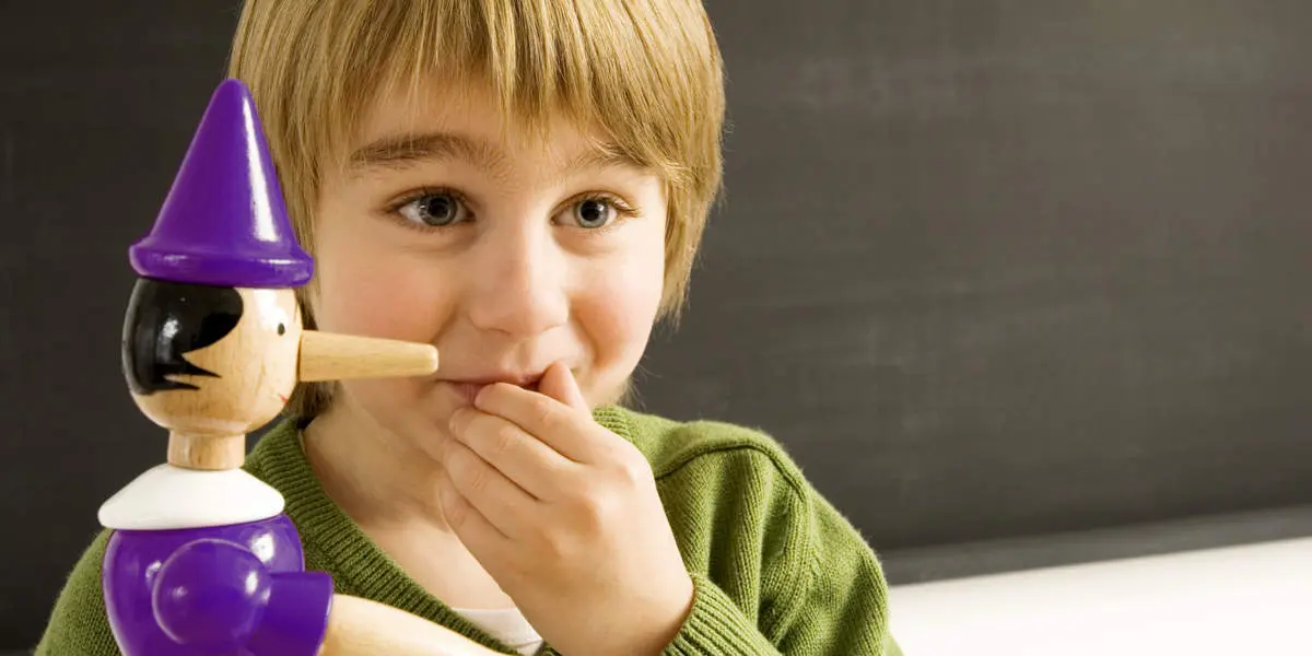 با کودک دروغگویم چگونه برخورد کنم؟