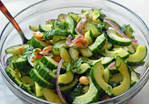 طرز تهیه سالاد خامه ای خیار