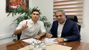 نادری یک فصل دیگر در پرسپولیس ماند