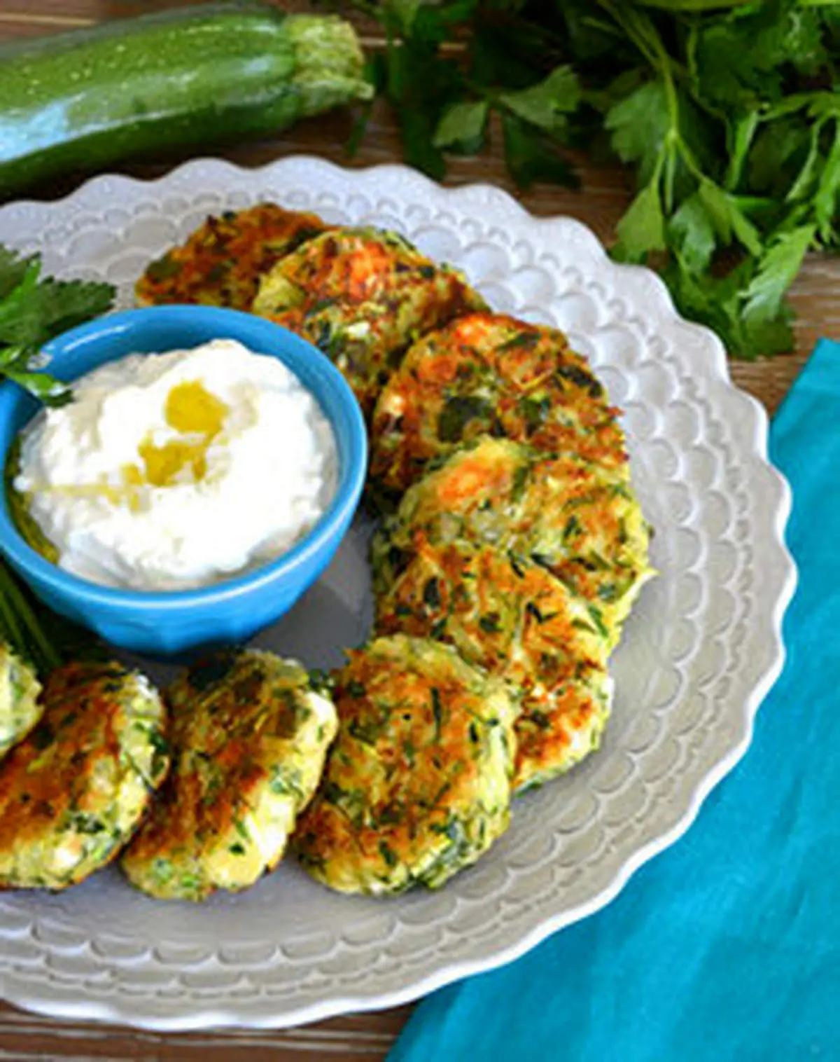 کوکوی چند رنگ با سس آبلیمو و خامه