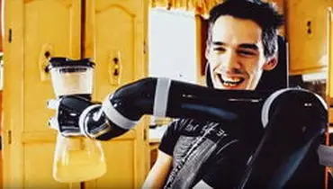 بازوی رباتیکی که به معلولان کمک می کند