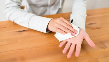 چه زمانی عرق کردن کف دست نشان دهنده بیماری مزمن است؟