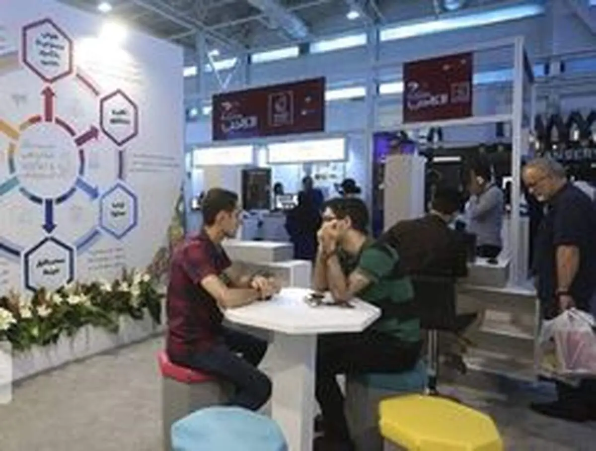 نگاهی به زندگی دیجیتال در الکامپ ۲۵