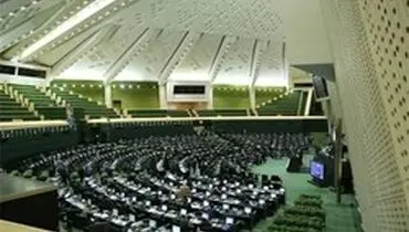 نماینده شازند: پیشرفت در زمینه داخلی‌سازی صنایع بیش از حد انتظار بوده است