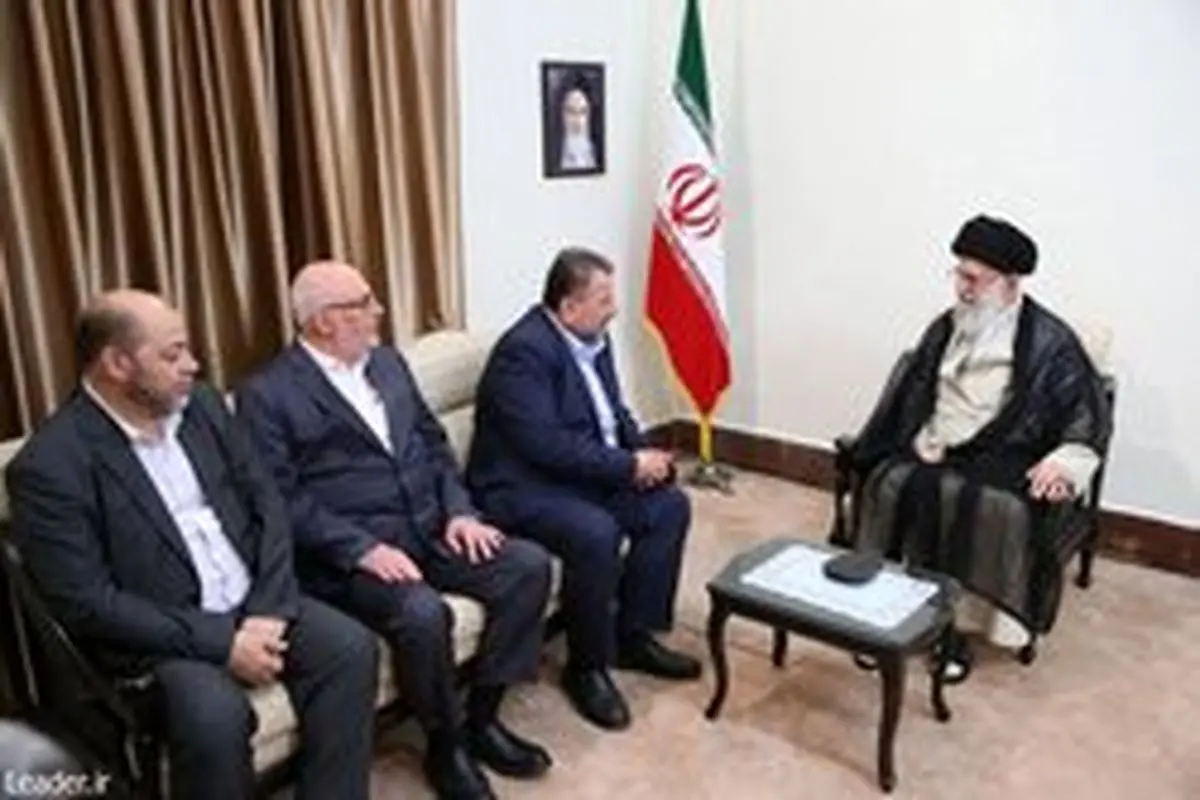 دیدار نایب رئیس دفتر سیاسی حماس وهیئت همراه با رهبر انقلاب اسلامی