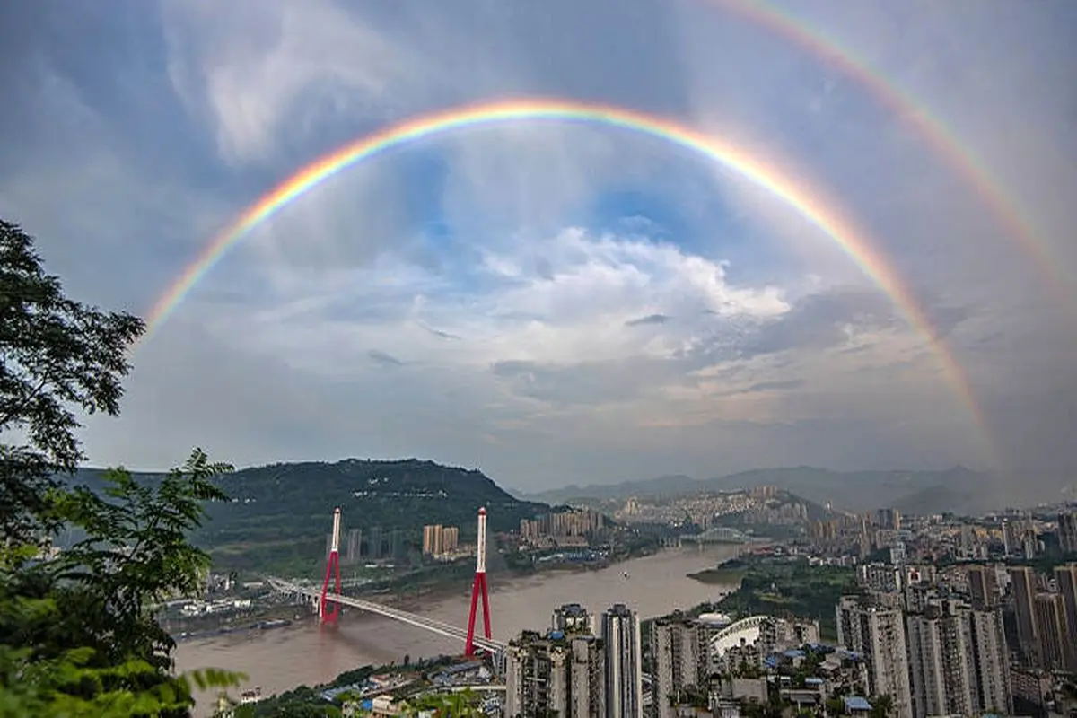 نمایی دیدنی از رنگین کمان زیبا درآسمان چین