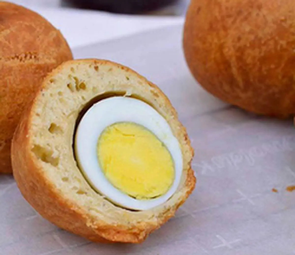 طرز تهیه رول تخم مرغ برای صبحانه‌ای مقوی