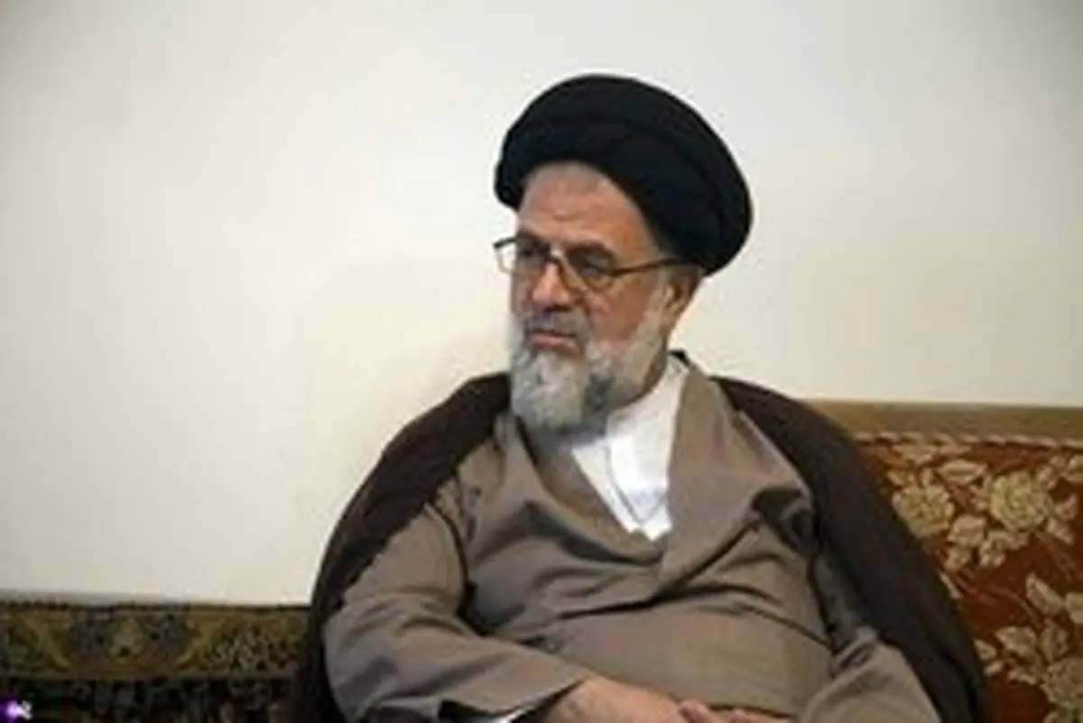 موسوی تبریزی: چه کسی گفته تماشای فوتبال برای زنان حرام است؟