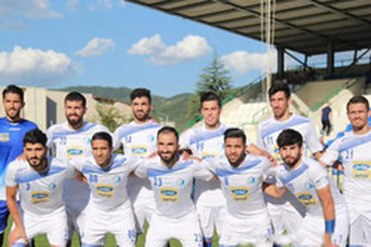 تیم فوتبال استقلال بادران را گلباران کرد