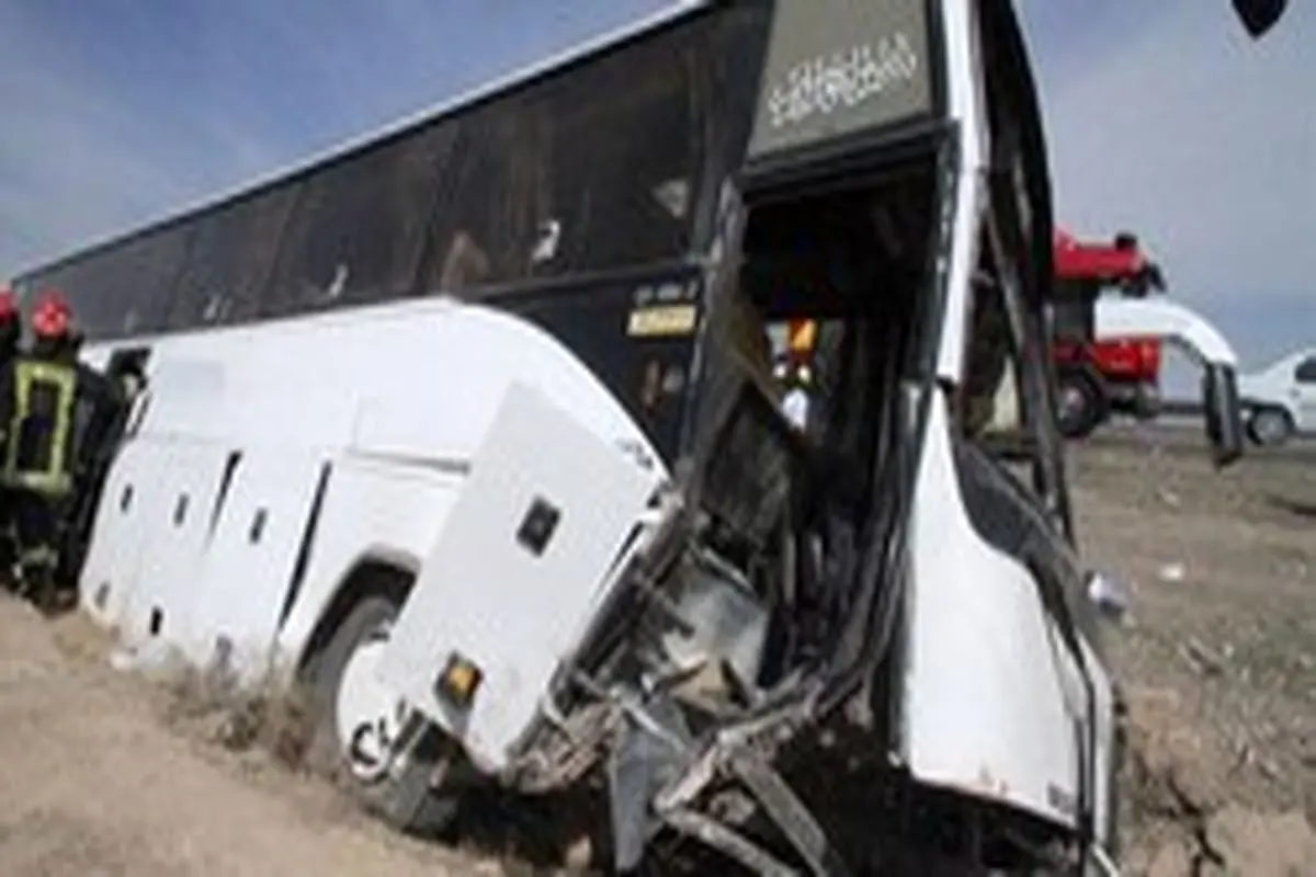 تصادف اتوبوس با خاور ۳۶ مصدوم بر جا گذاشت
