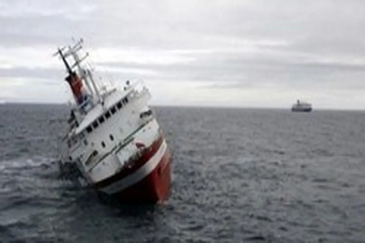 باکو: کشتی ایرانی در خزر دچار حادثه شد/ ۹ نفر را نجات دادیم