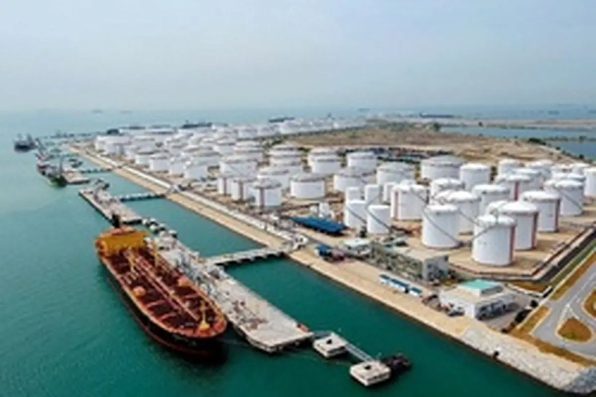 ذخیره میلیون‌ها بشکه نفت ایران در بندرگاه‌های چین
