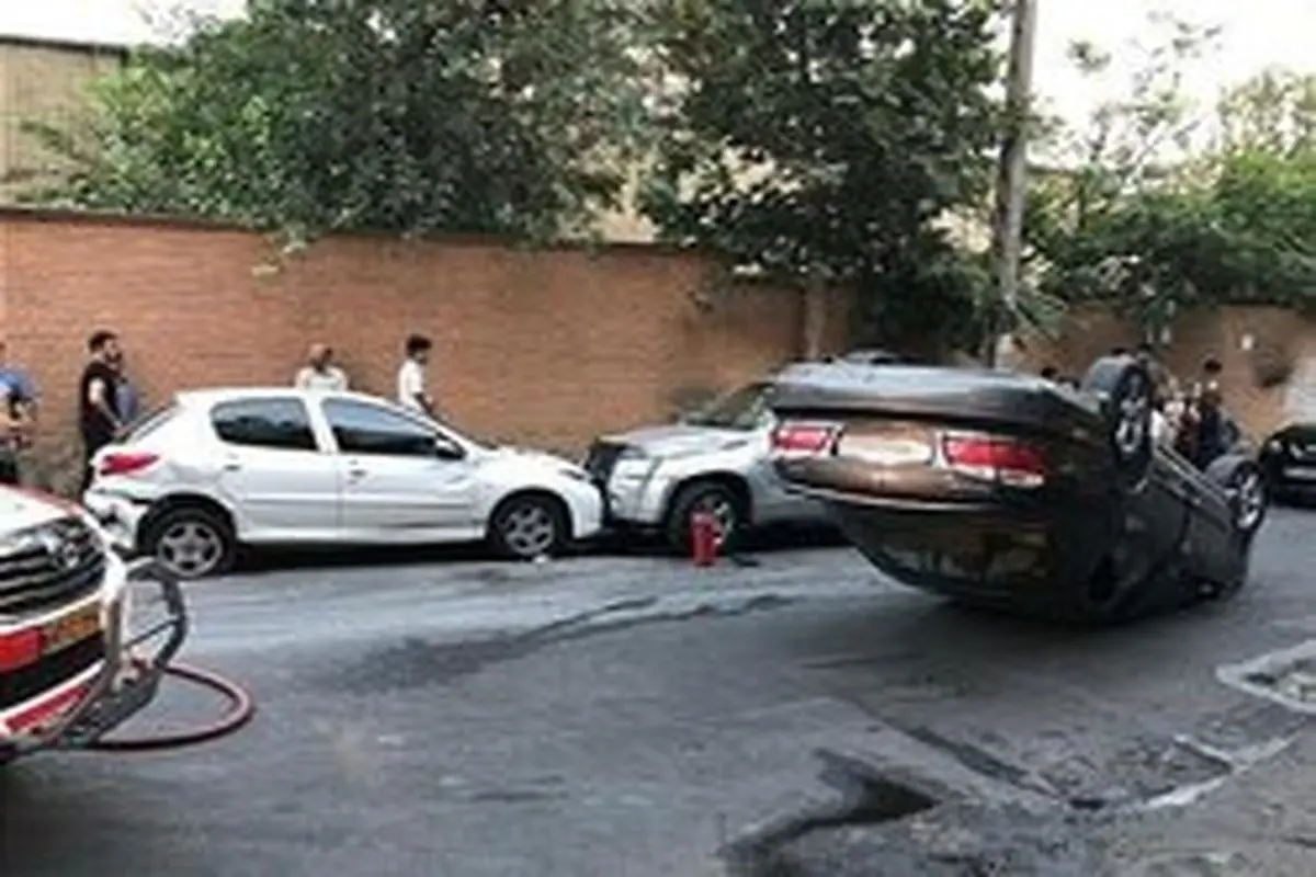 واژگونی عجیب ماکسیما در الهیه تهران +عکس