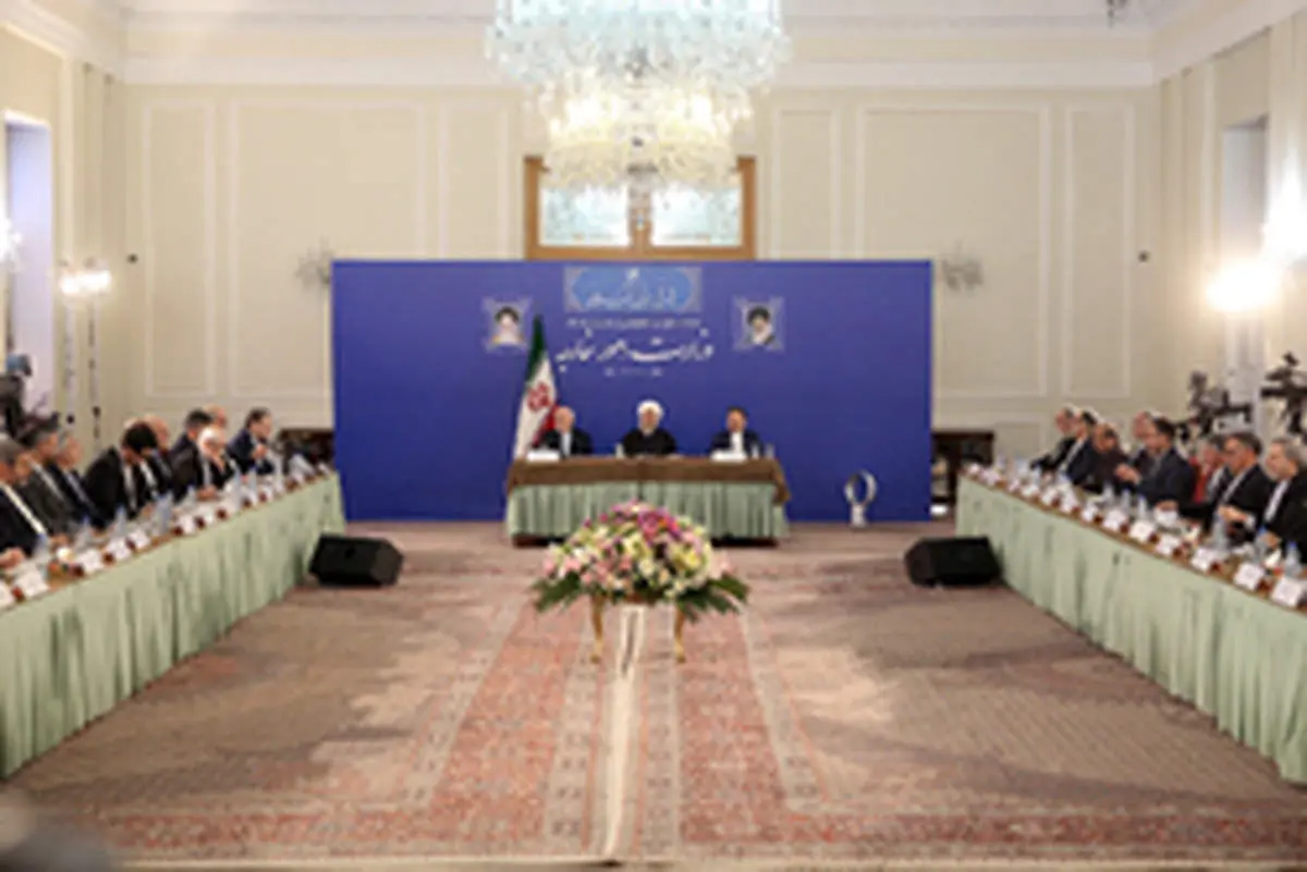 وزیر خارجه نماینده کل ملت ایران است، نه جناحها و گروهها