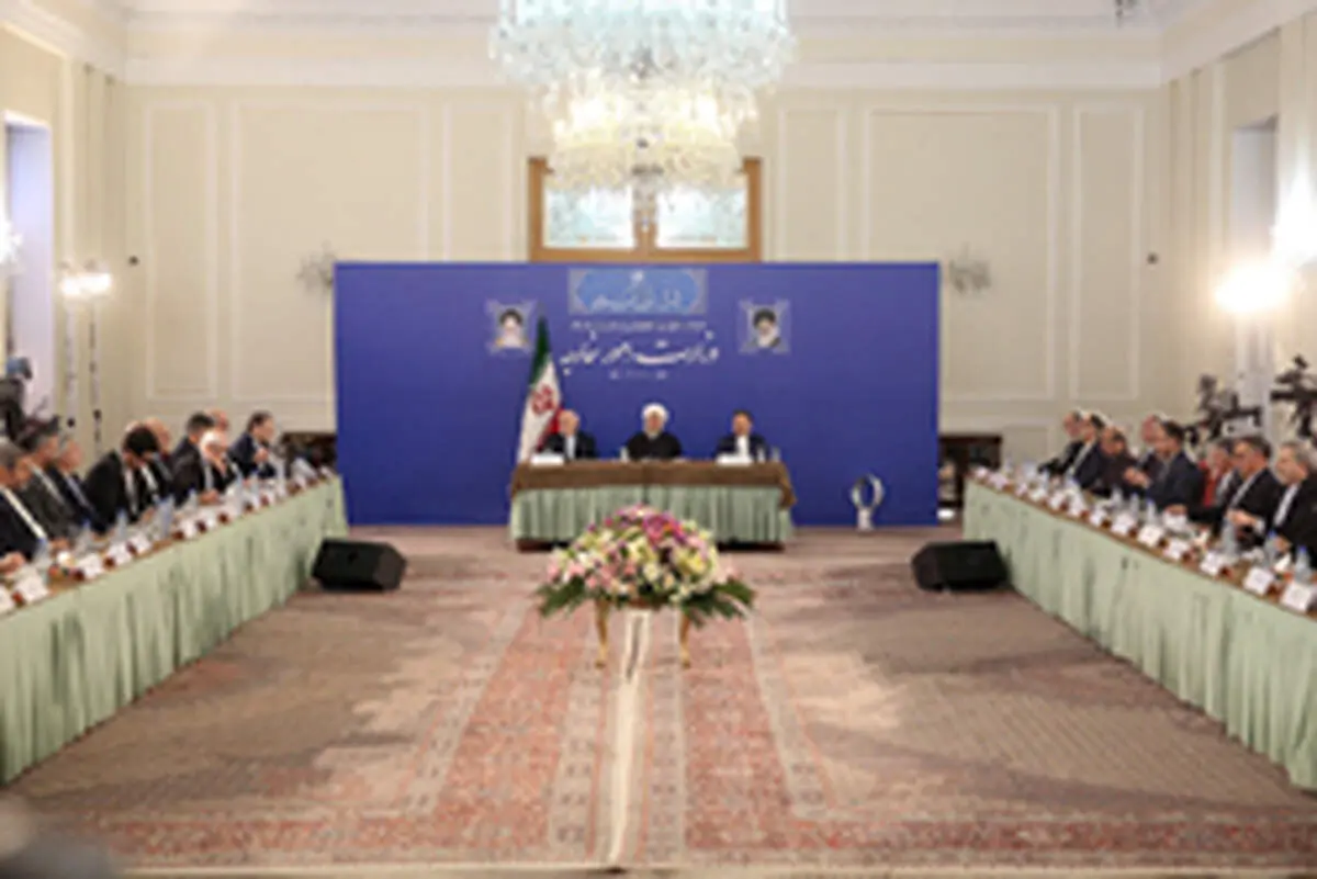 وزیر خارجه نماینده کل ملت ایران است، نه جناح‌ها و گروه‌ها