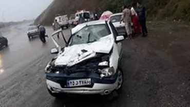برخورد کامیون با پژو  پنج مصدوم به‌جا گذاشت