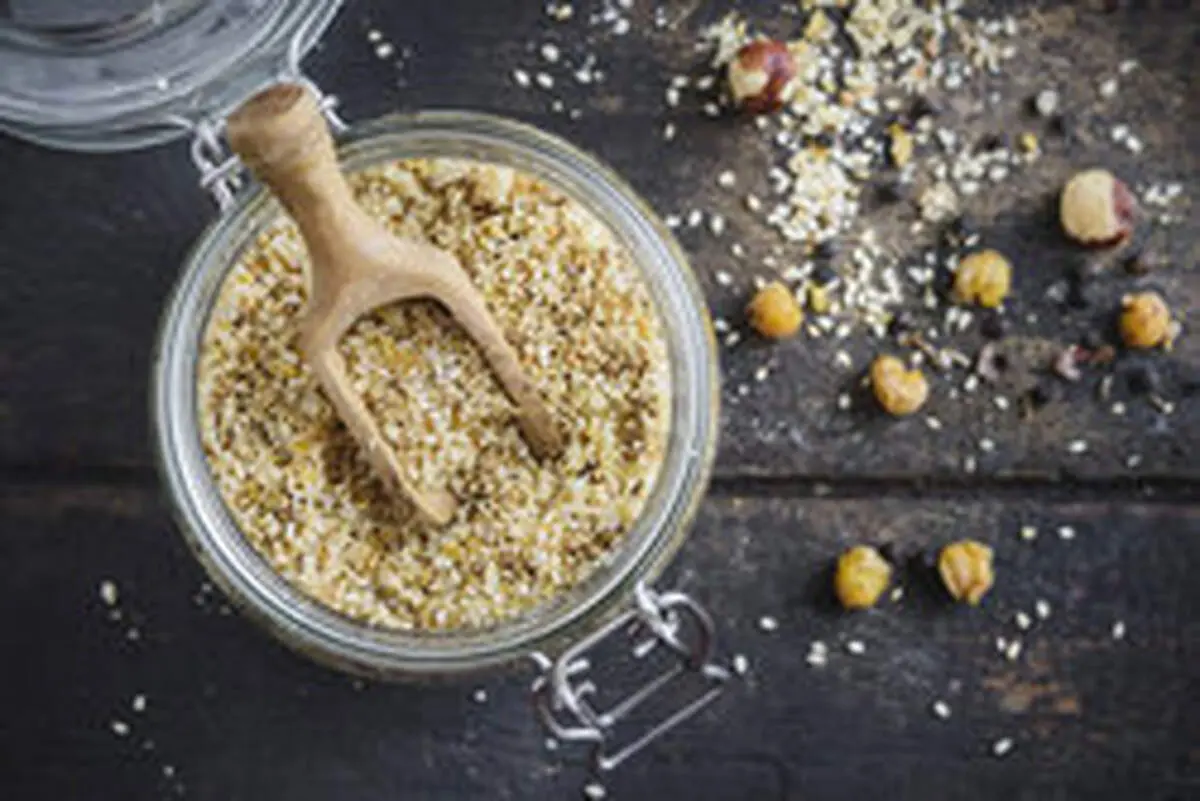 طرز تهیه دوخا؛ میان وعده‌ای مقوی و آجیلی