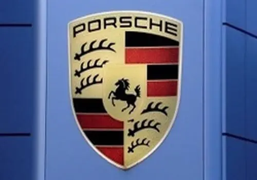 تار عنکبوت به کمک خودروسازها می آید
