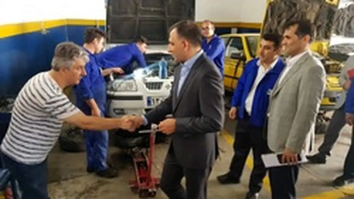 نظارت مديران خدمات پس از فروش ايران خودرو برارائه خدمات به مسافران تعطيلات تابستاني