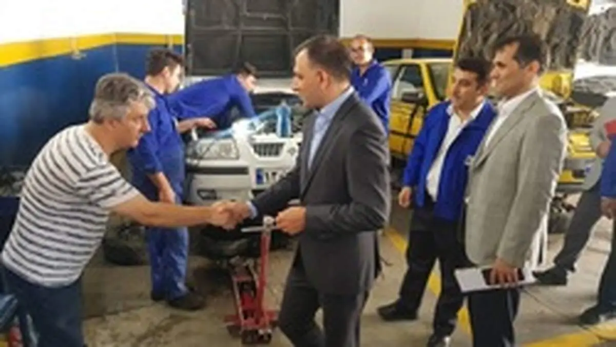 نظارت مديران خدمات پس از فروش ايران خودرو برارائه خدمات به مسافران تعطيلات تابستاني