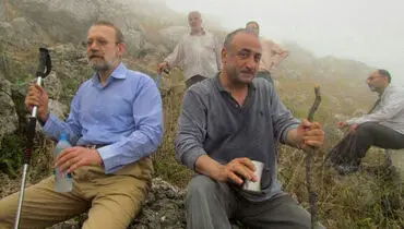 عکسی از علی لاریجانی در حال کوهنوردی در مازندران
