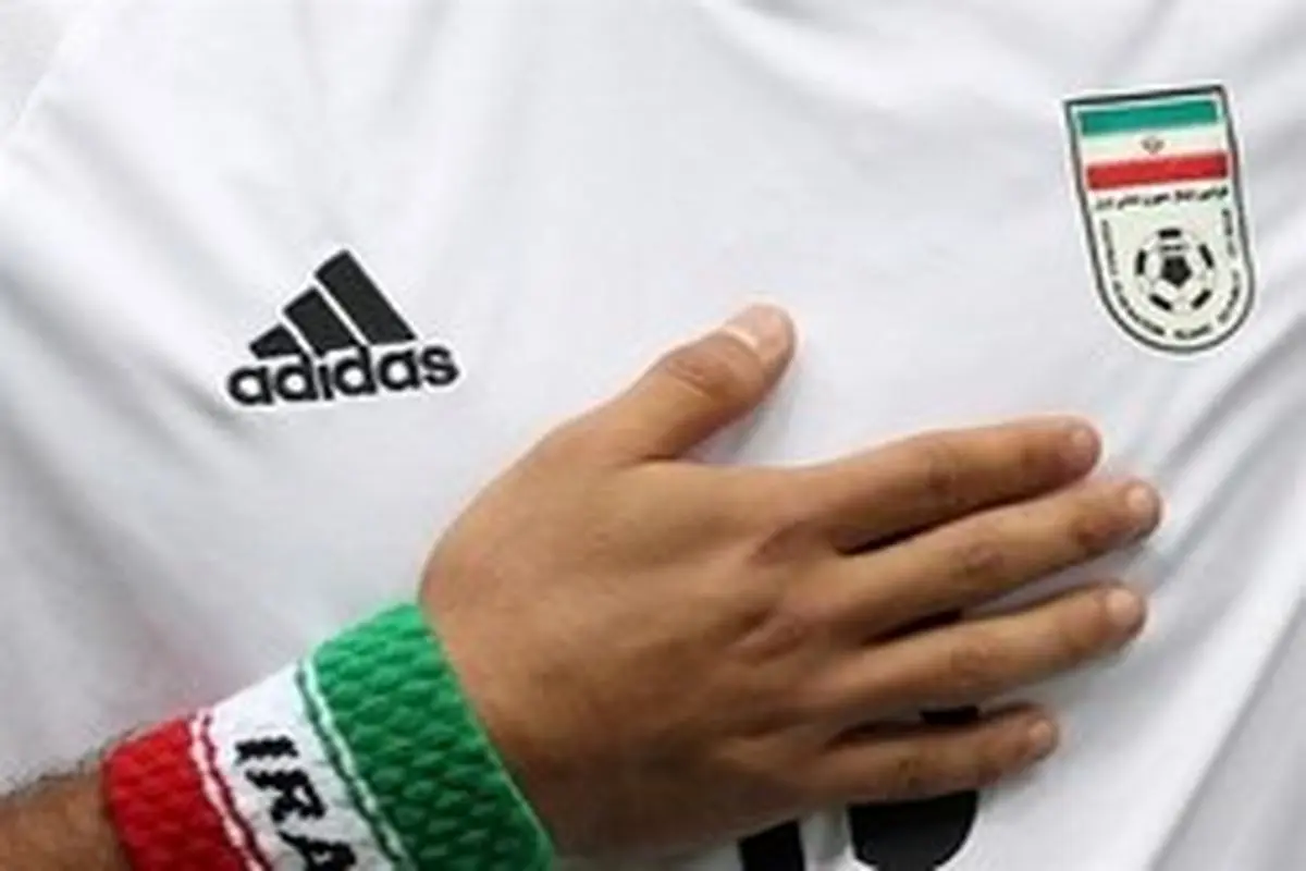 رونمایی از طرح پیراهن تیم ملی در مراسم برترین‌ها