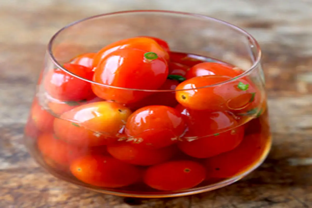ترشی گوجه گیلاسی؛ دورچین لذیذ غذا