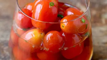 ترشی گوجه گیلاسی؛ دورچین لذیذ غذا