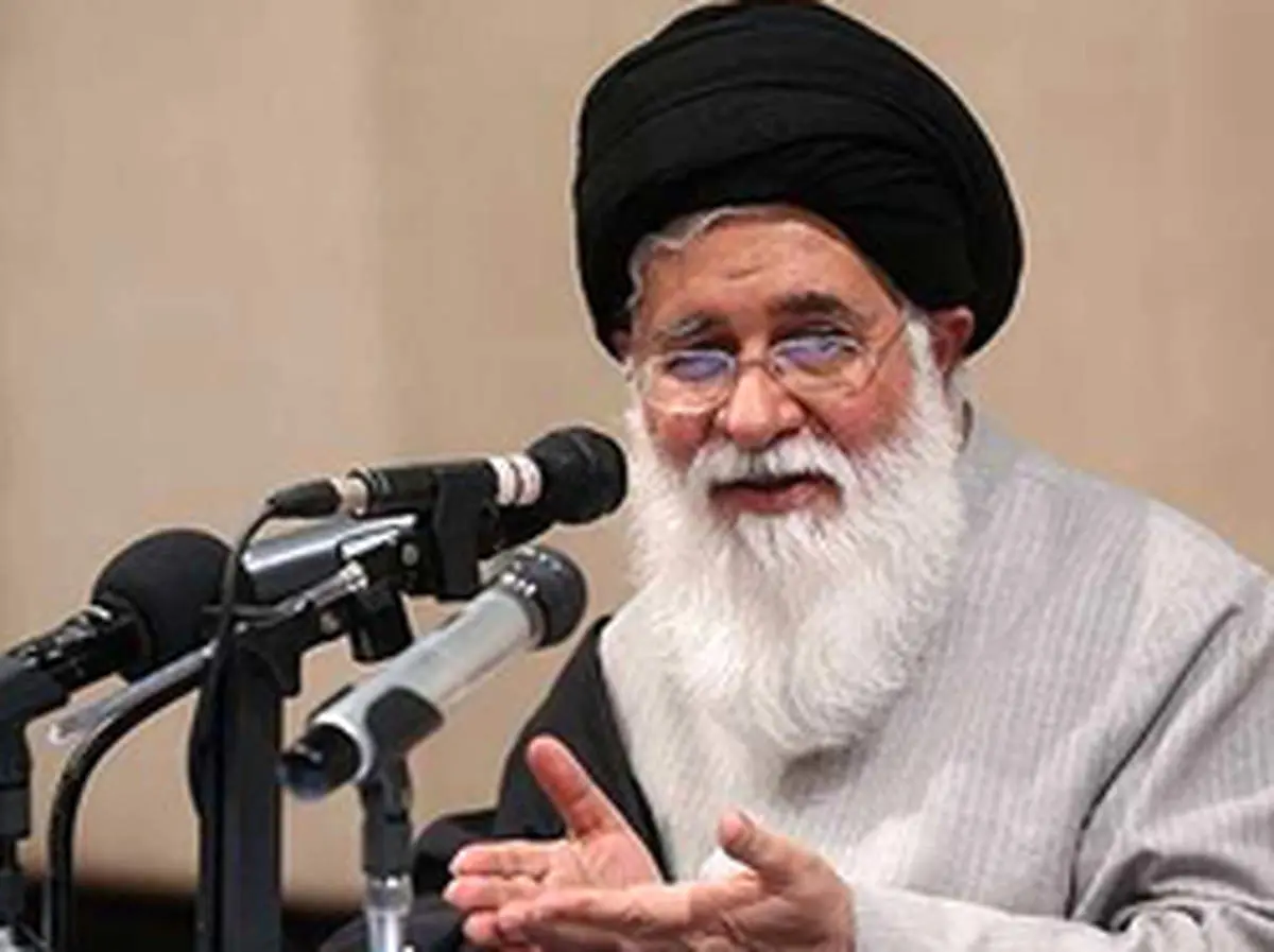 امام جمعه مشهد: دشمنی استکبار بهخاطر فناوری هستهای نیست؛ اصل انقلاب را هدف گرفتهاند