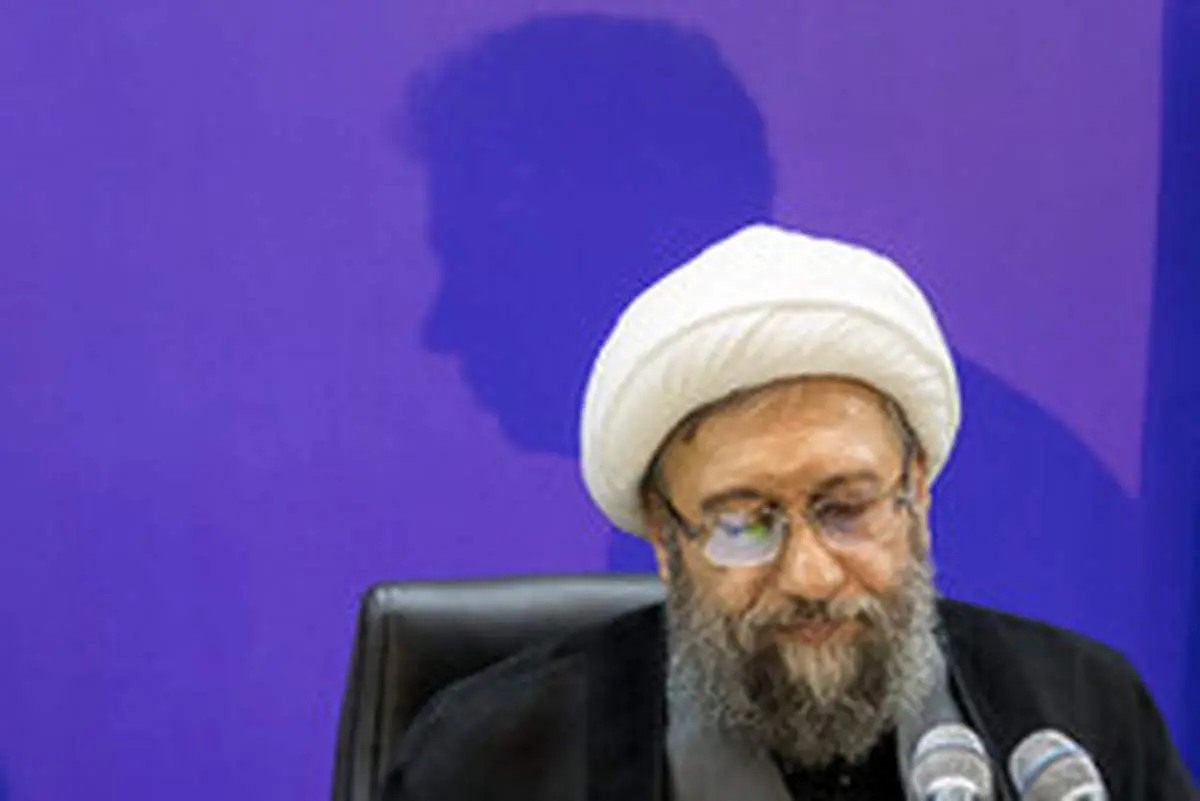 آیتالله آملی لاریجانی هیچ صفحهای در رسانههای مجازی ندارد