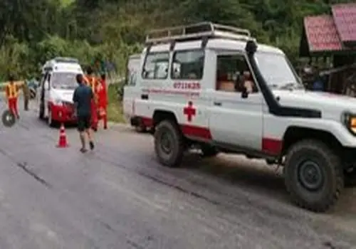 دشت کوزه‌های لائوس و راز کوزه‌های غول‌پیکر باستانی + عکس