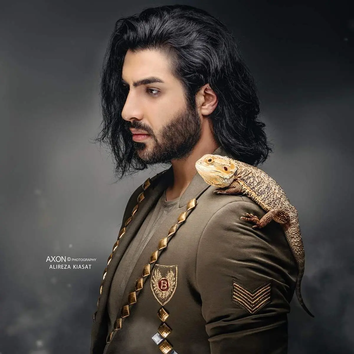 خواننده ماکان بند با حیوان جدیدش!