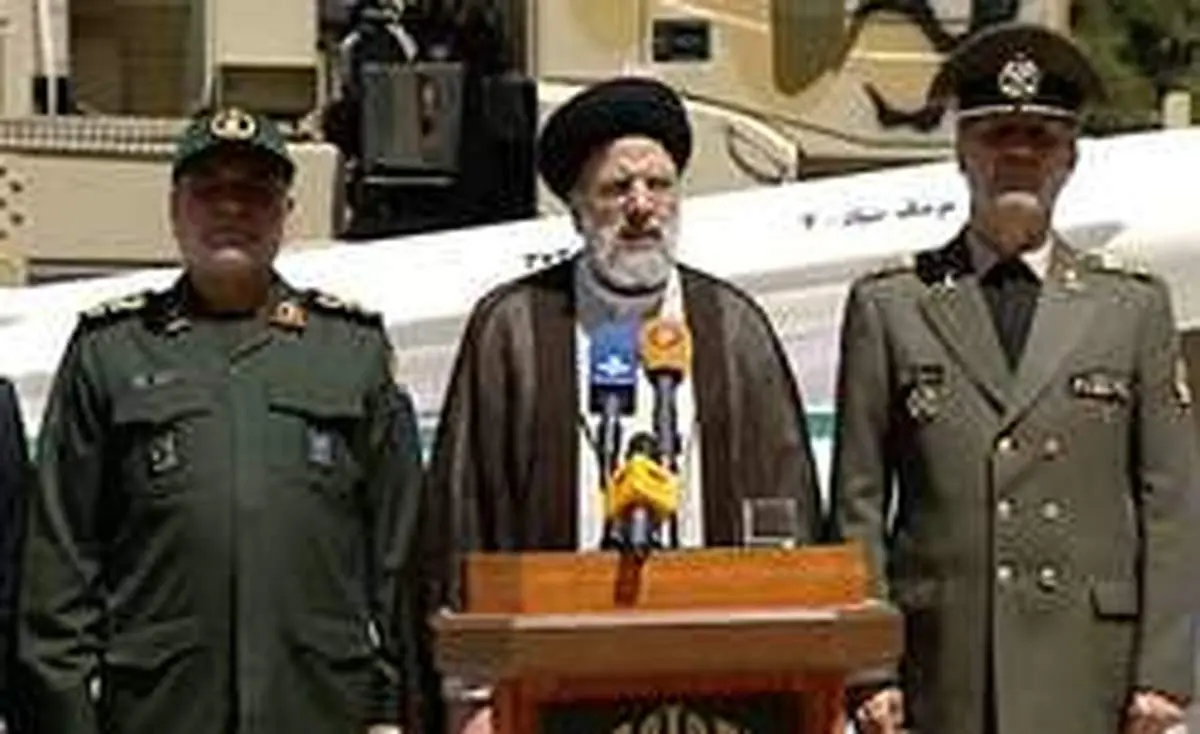 رئیسی: اقدامات صنایع دفاعی برای بخش‌های صنعتی الگو شود