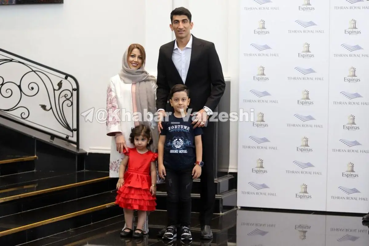بیرانوند و خانواده در مراسم بهترین‌های لیگ برتر +عکس