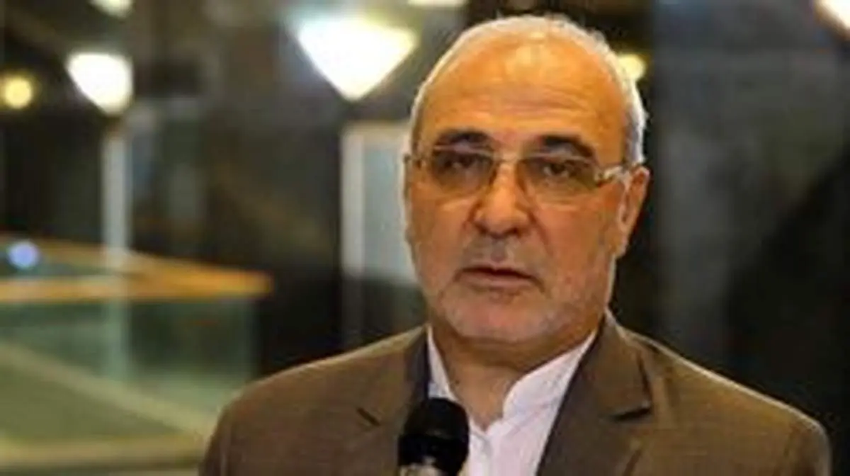 دلیگانی: ثبات بازار ارز مهمتر از کاهش نرخ آن است/ قیمت دلار تک نرخی شود
