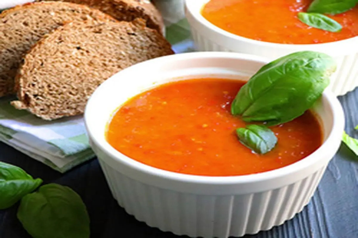 طرز تهیه سوپ گوجه فرنگی؛ سبک و تابستانه