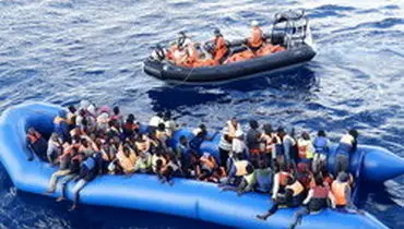 نجات حدود ۲۰۰ مهاجر غیرقانونی در آب‌های مدیترانه