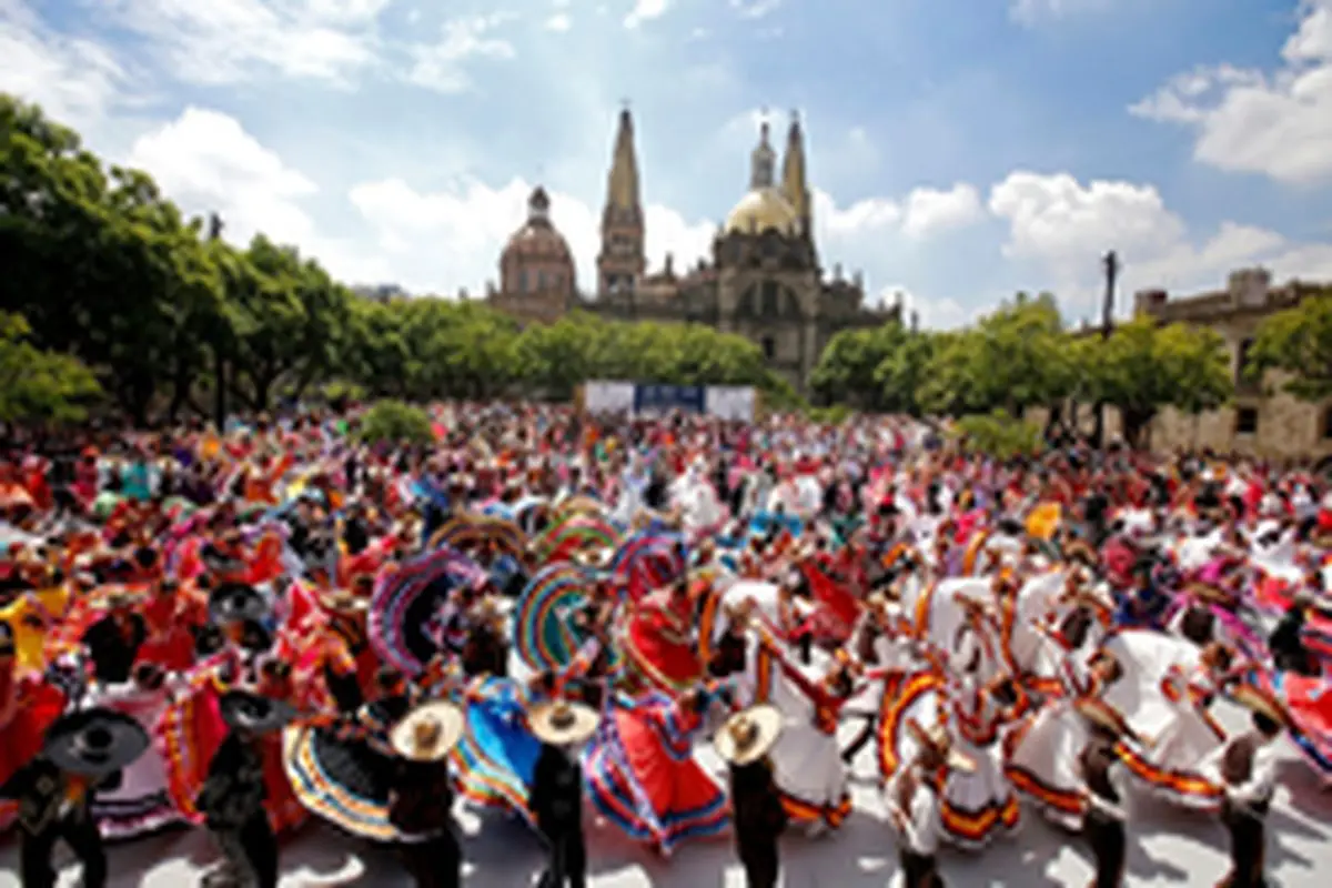 ثبت بزرگترین رقص فلکلور جهان در گینس+عکس