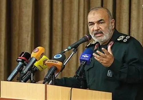 امیر حبیب‌الله سیاری به عنوان فرماندهی موقت ستاد کل نیرو های مسلح وسردار وحیدی به عنوان فرمانده سپاه منصوب شدند 